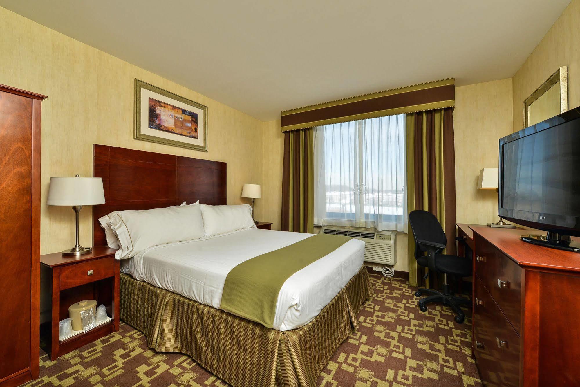Holiday Inn Express Staten Island West, An Ihg Hotel New York Eksteriør billede